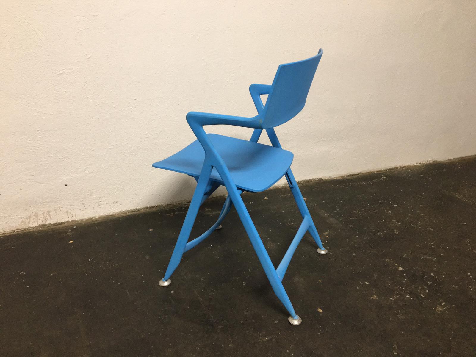 Dolly folding chair by Antonio Citterio made by Kartell