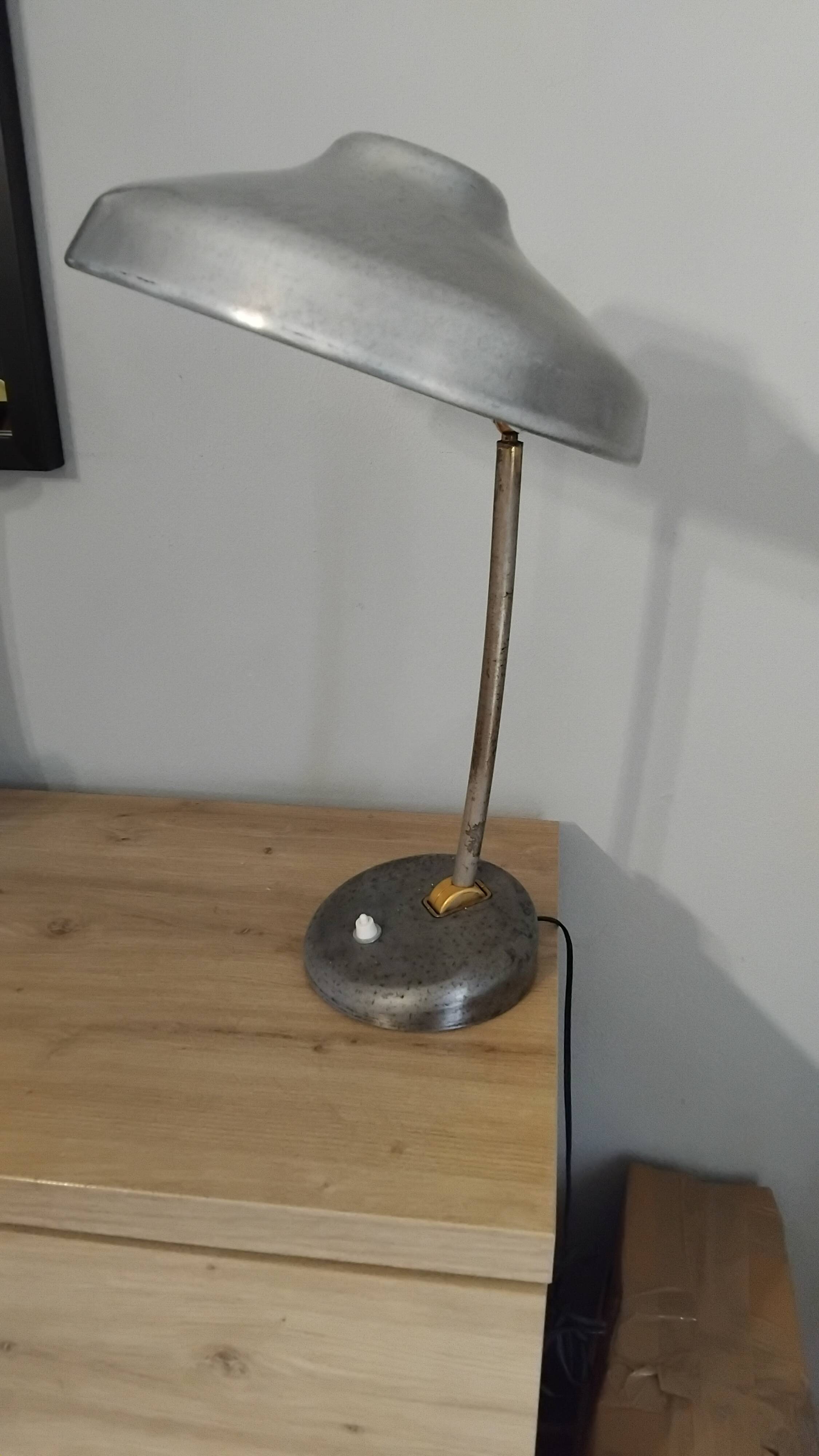 Vintage adjustable workshop lamp in aluminium from the 1930s.
