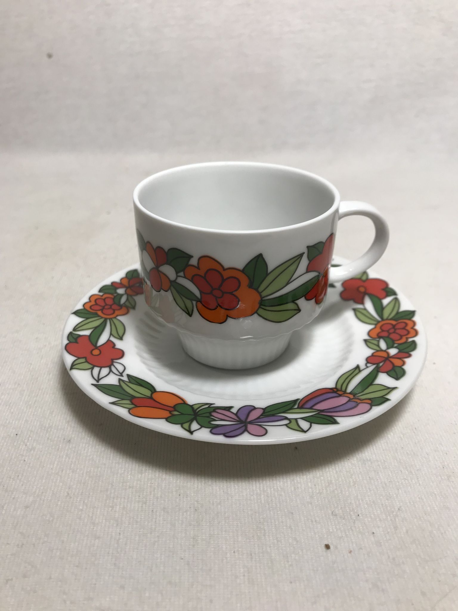 Series 6 cups old kaiser ceramic white + flowers vintage designs