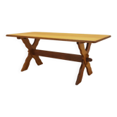 Table à manger en chêne massif par Henning Kjærnulf, Danemark, années 1960.