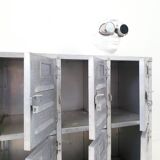 Industrial furnishings in riveted aluminium