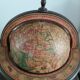 Ancien globe terrestre de bureau  en bois, Italie XXème siècle