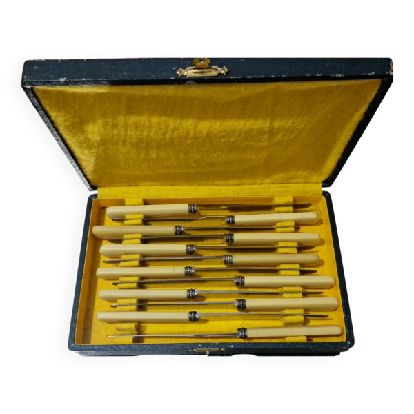Service de 12 couteaux vintage OXO – acier forgé inox – coffret d’origine –