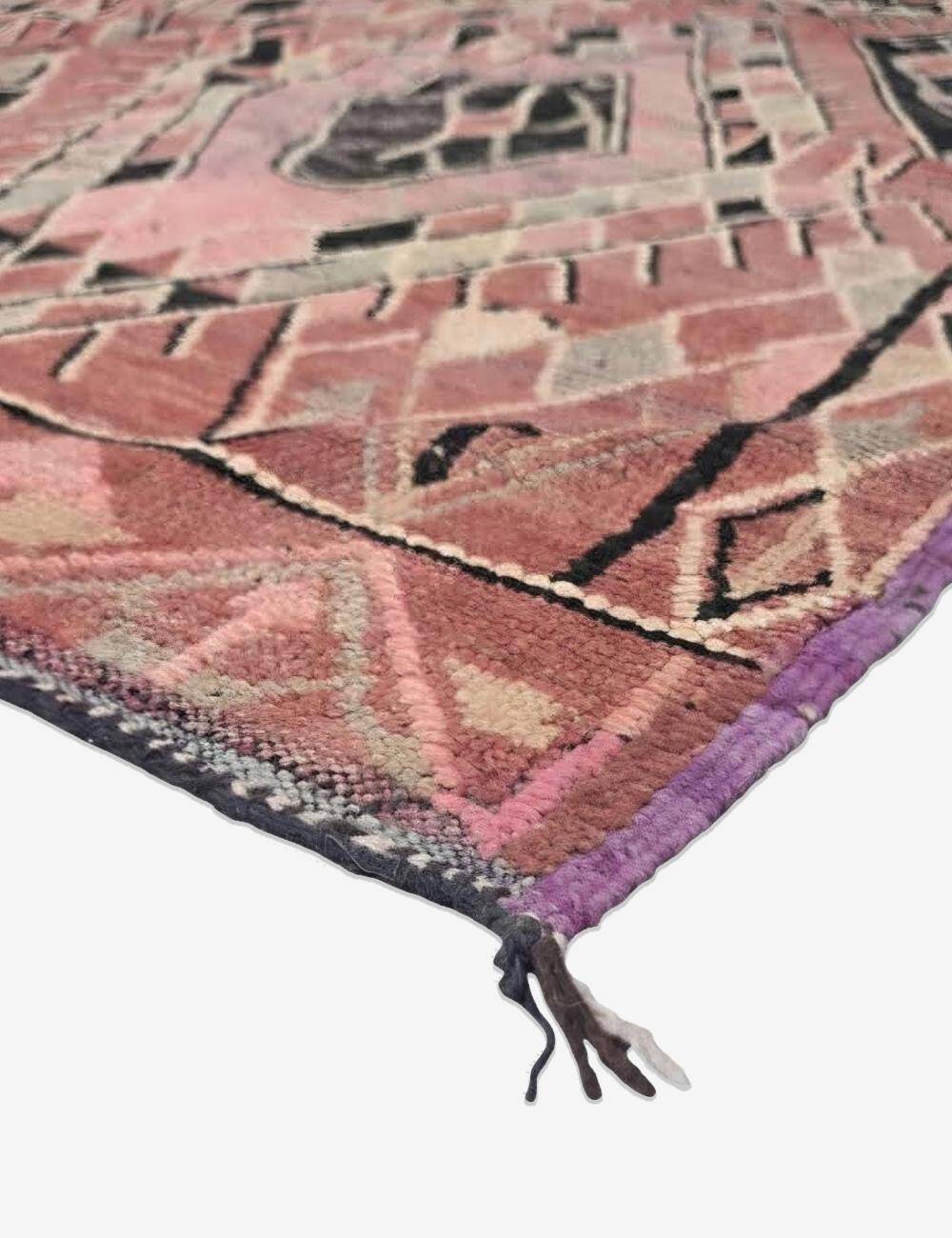 Vintage Berber Rug - 220 x 174 cm