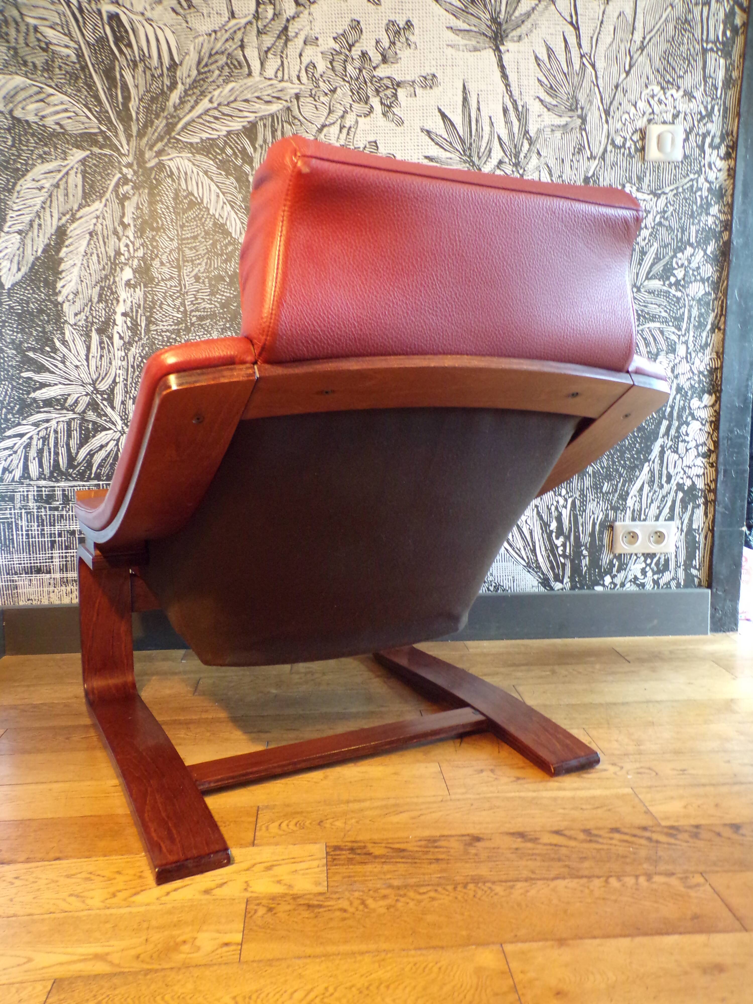Krokken Nelo armchair in red leather