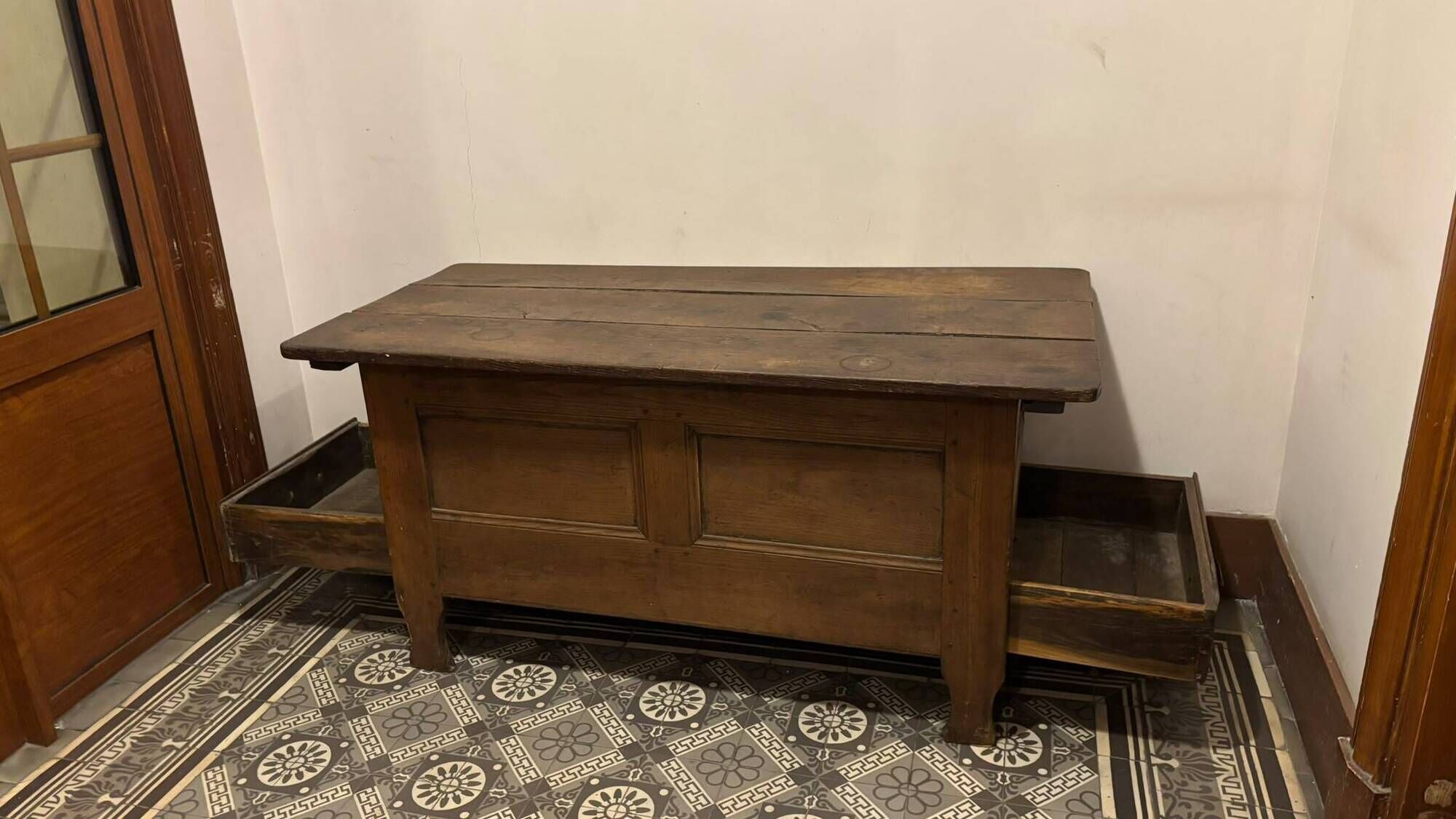 Old XIX solid dark wood dresser