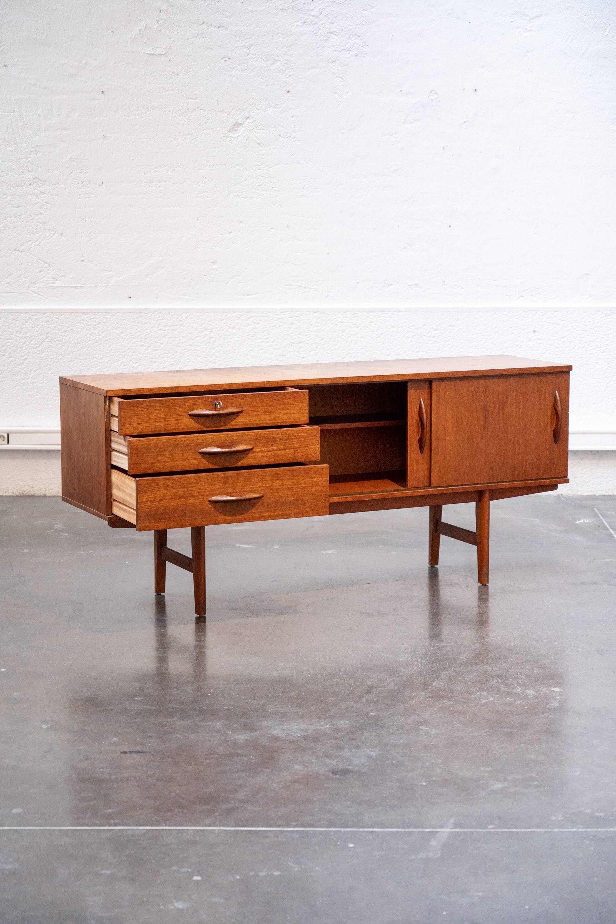 AVALON sideboard