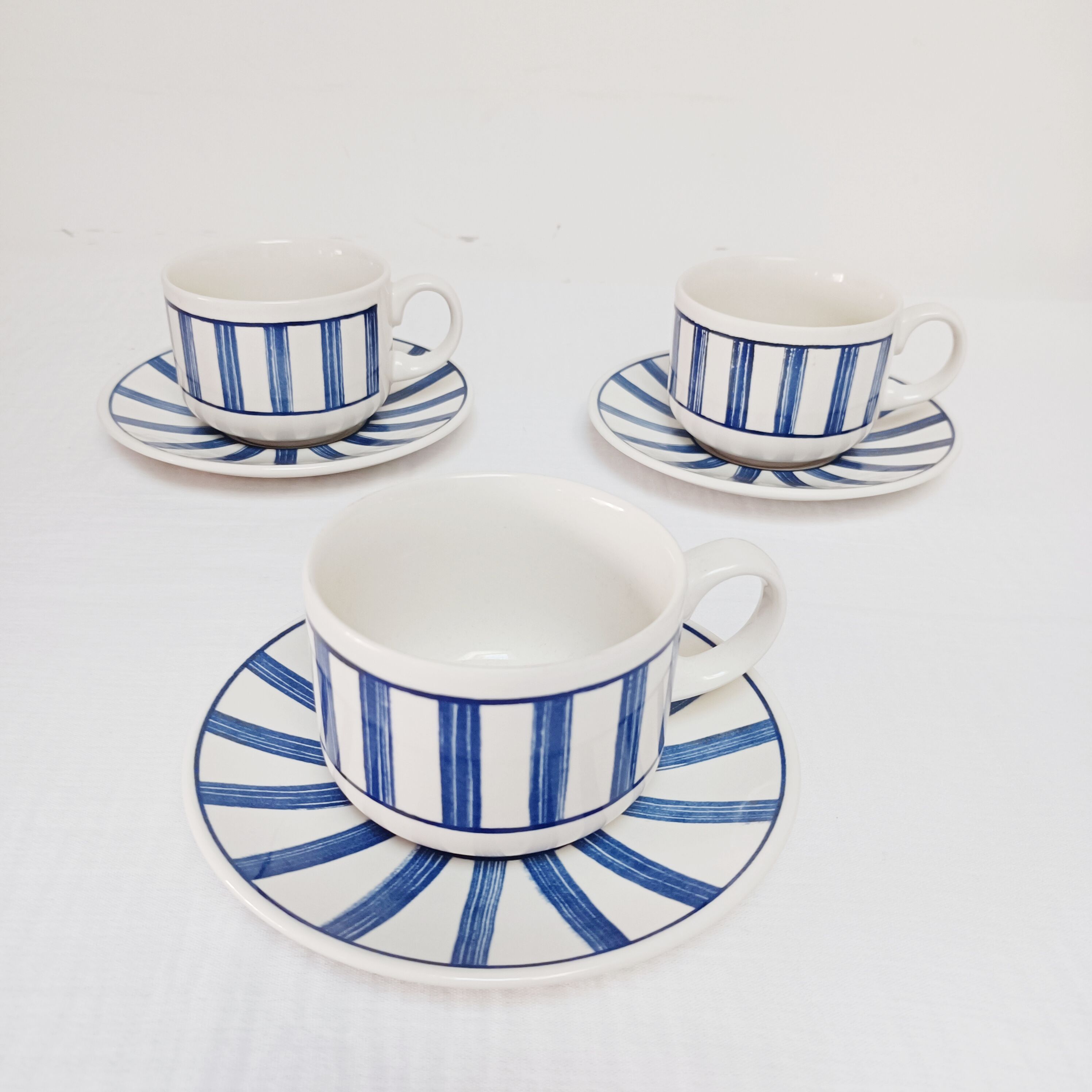 Set of 3 Churchill English cups with blue stripes