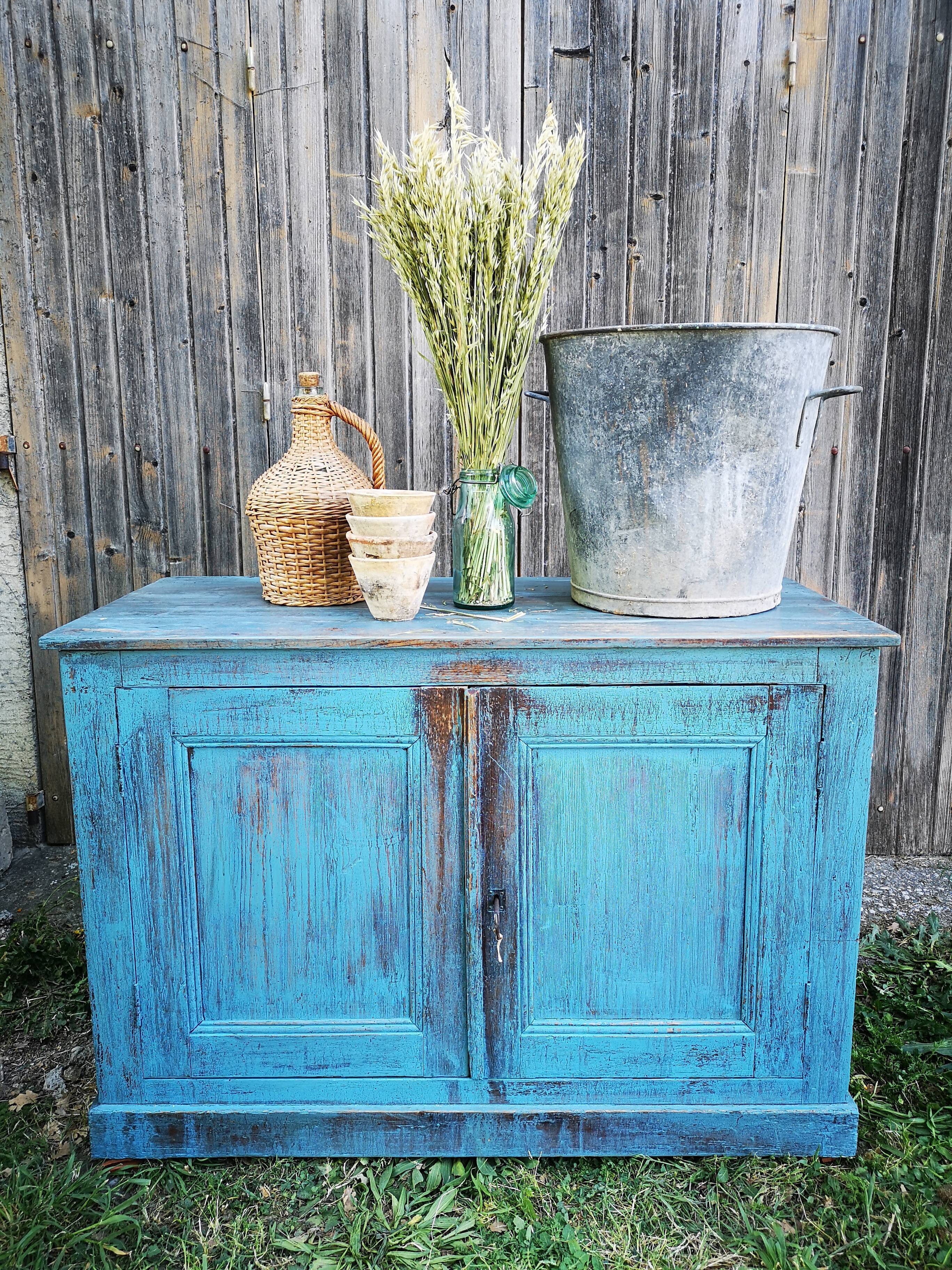 Buffet campagne patiné bleu
