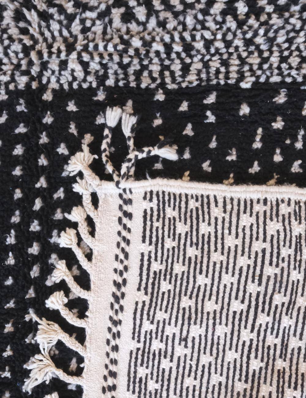 Contemporary Berber Rug - 294 x 230 cm