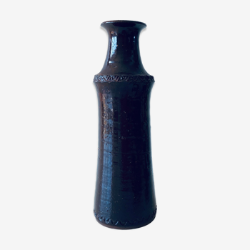 Tubular vase in glazed brown sandstone