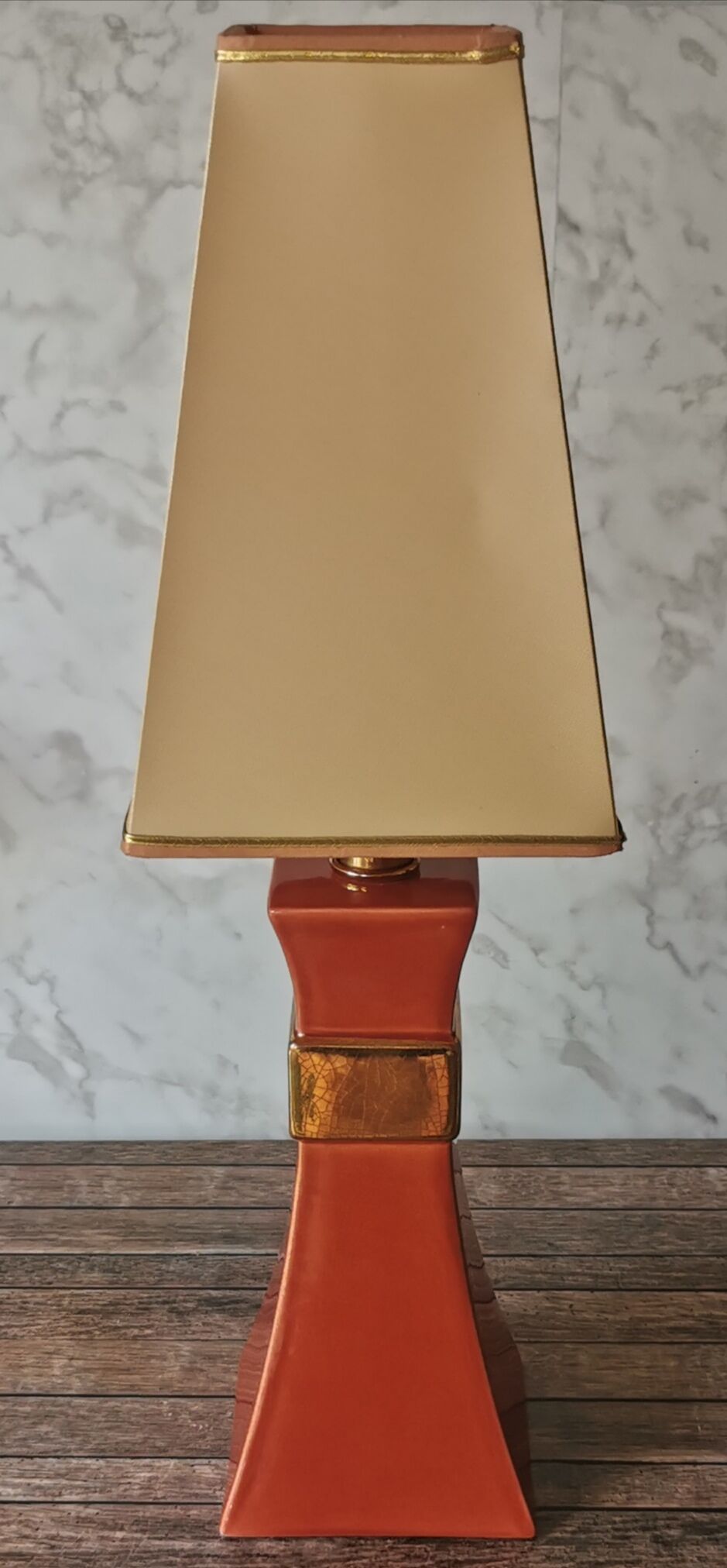 Coral lamp and gold house Le Dauphin