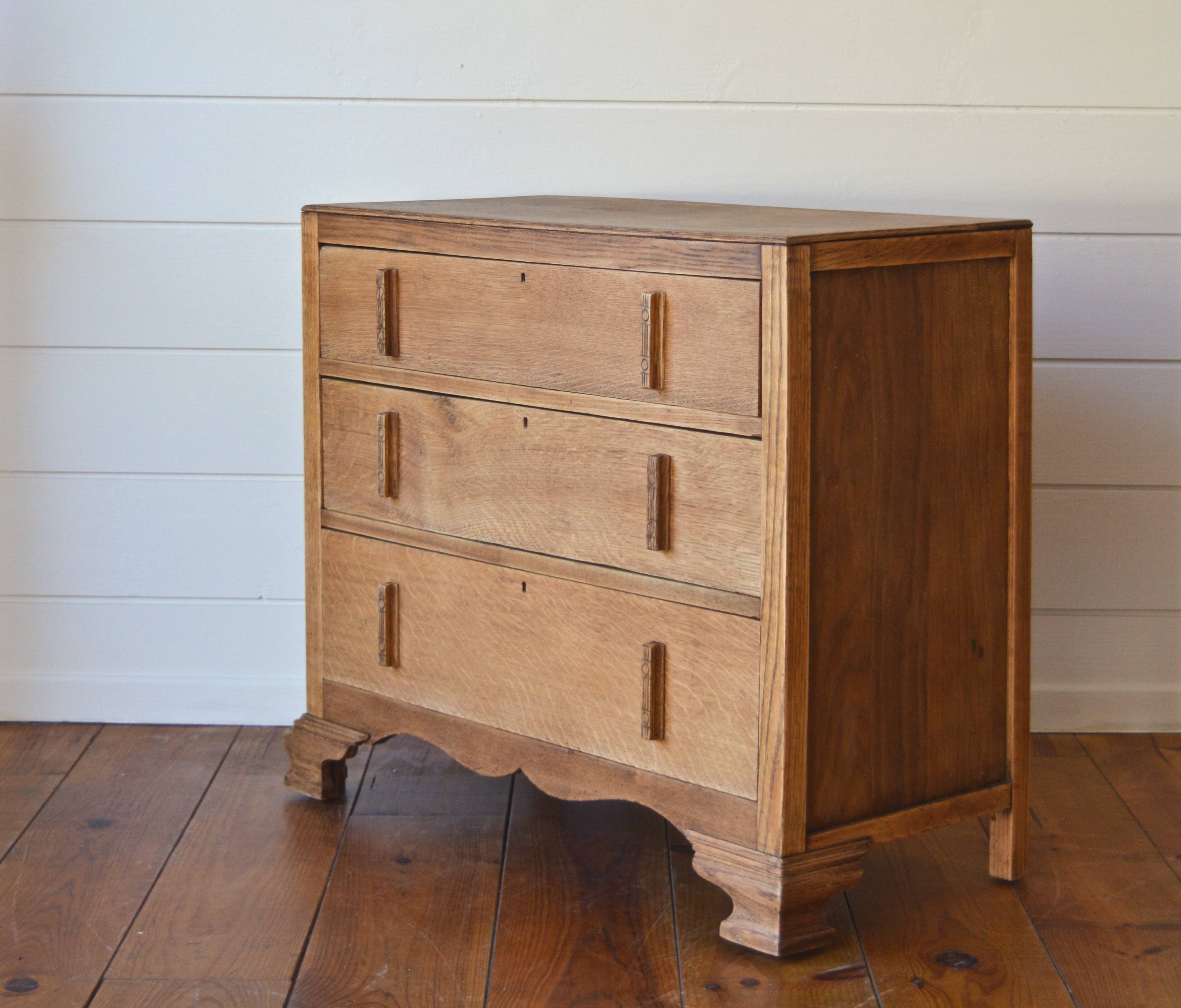 Chest of drawers