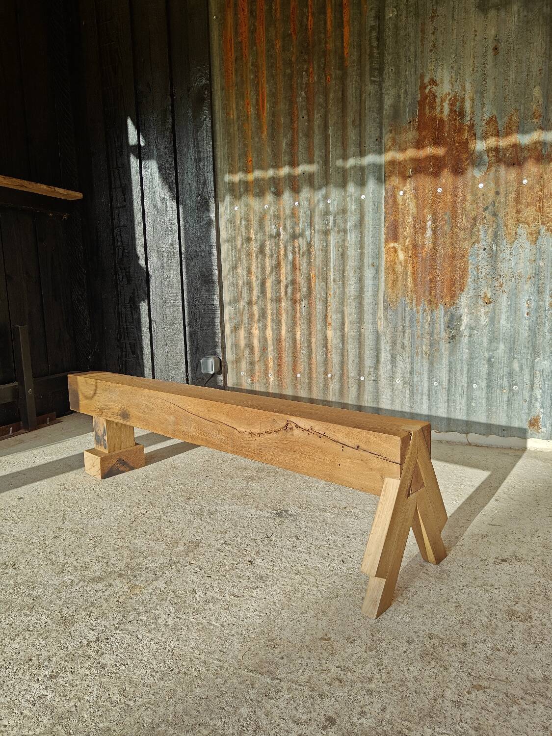 Artisanal oak beam entrance bench