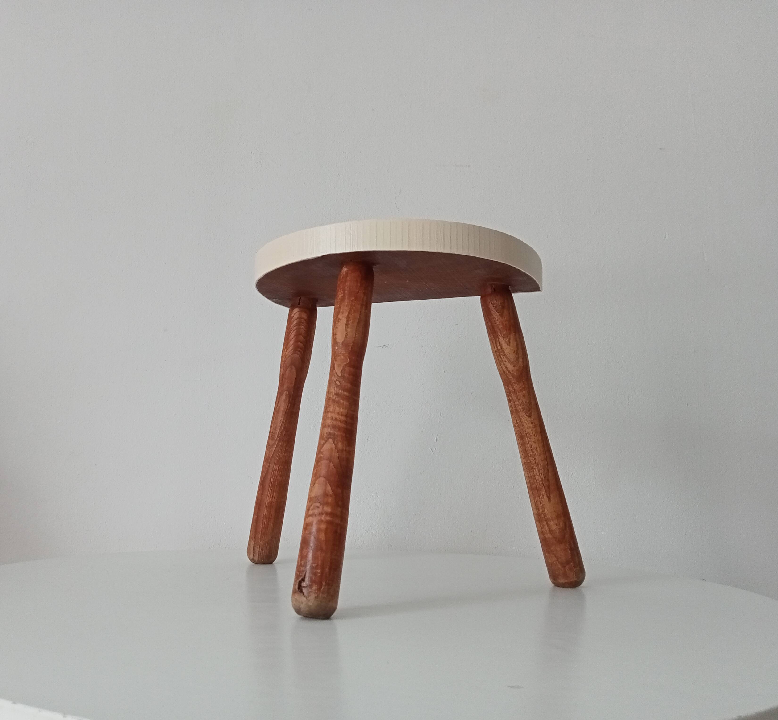 Vintage tripod stool from the 60s/70s
