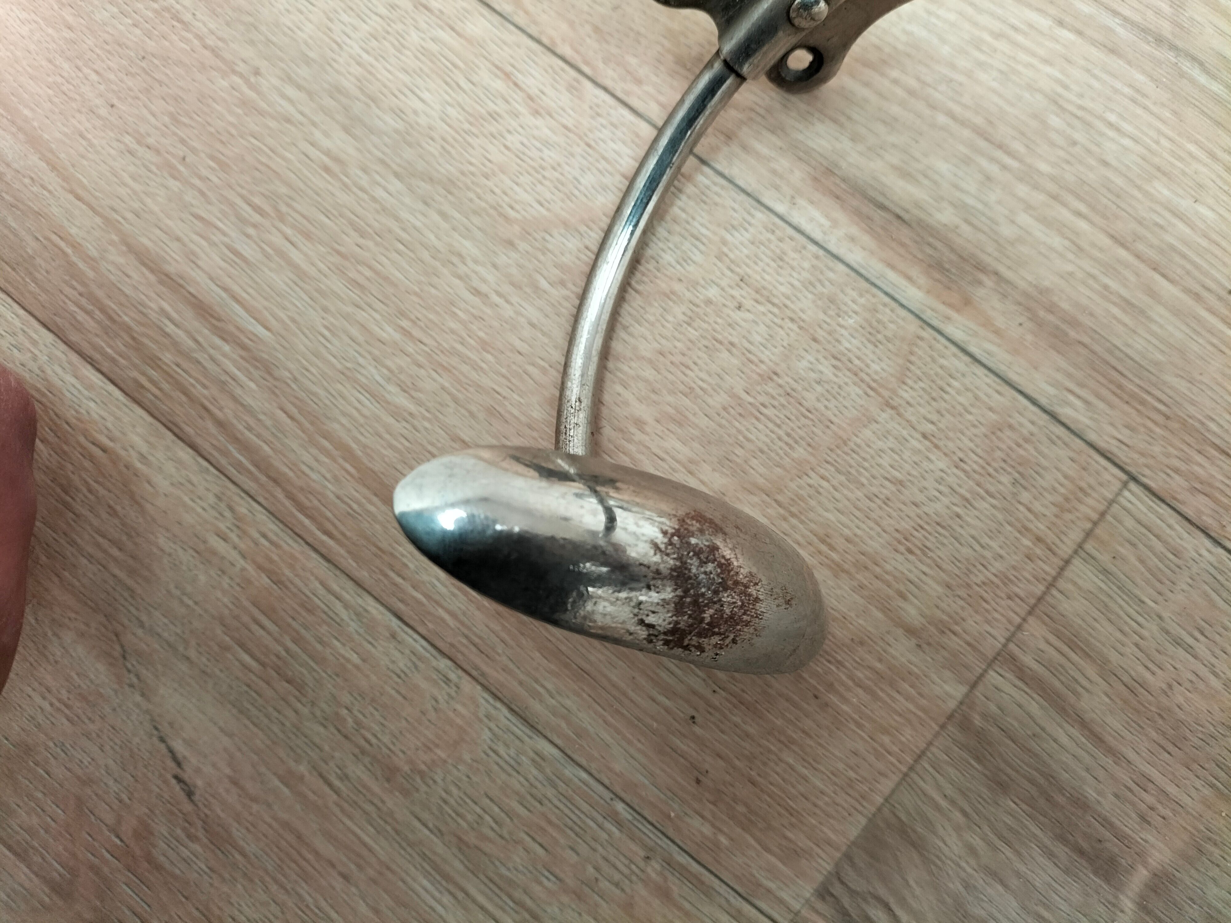 Series of 6 hooks