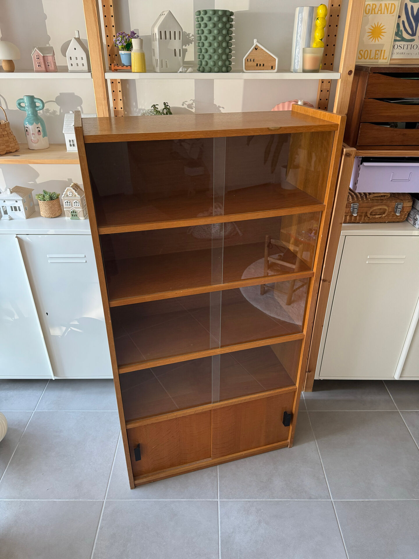 Display shelf, vintage bookshelf