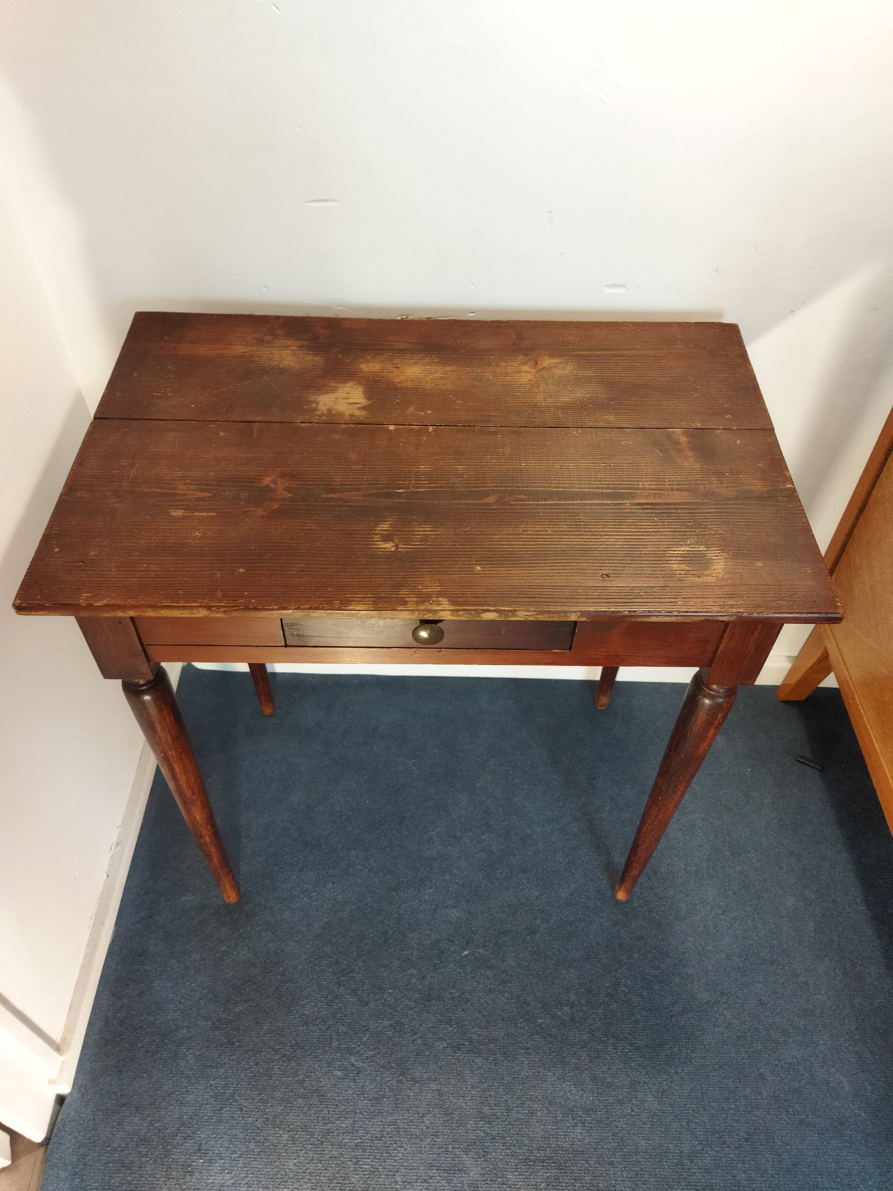 Desktop foot spindles