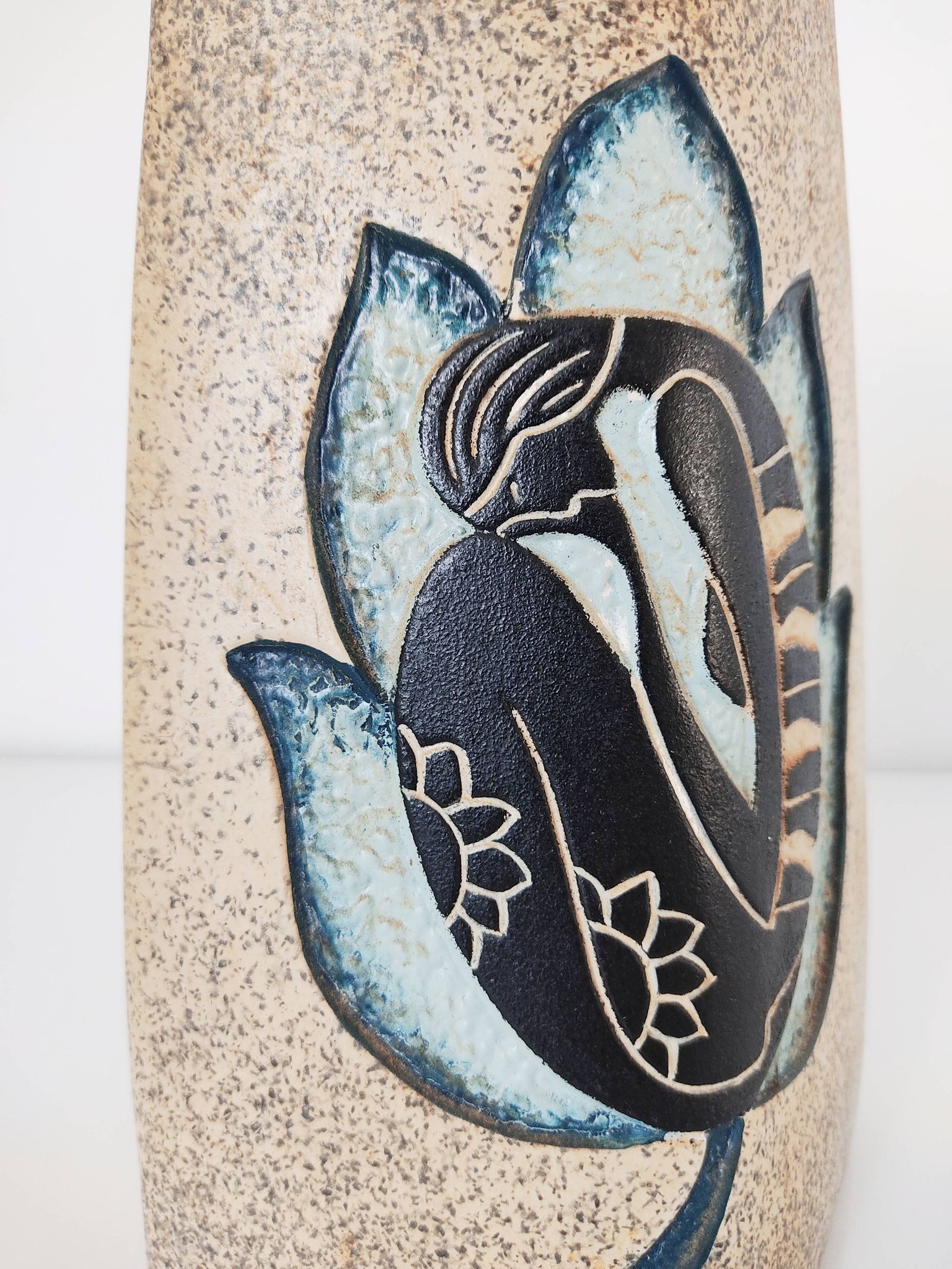 Vase céramique africain décor femme