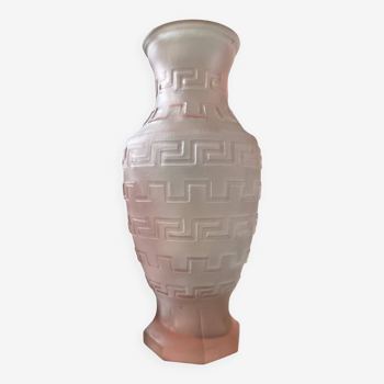 Art Deco vase in pink glass paste