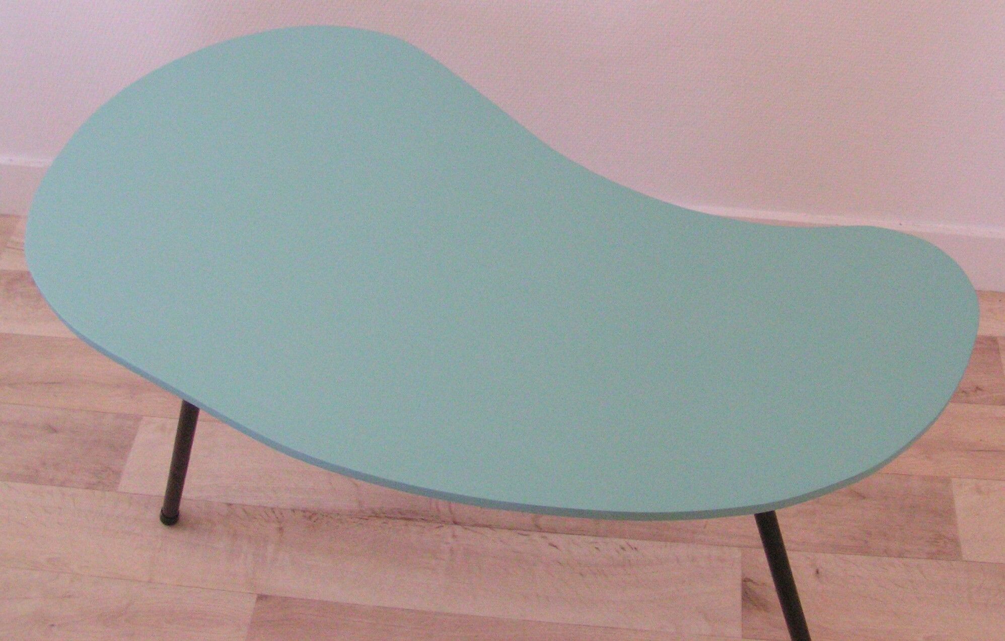 Table basse tripode en forme de haricot années 50/60