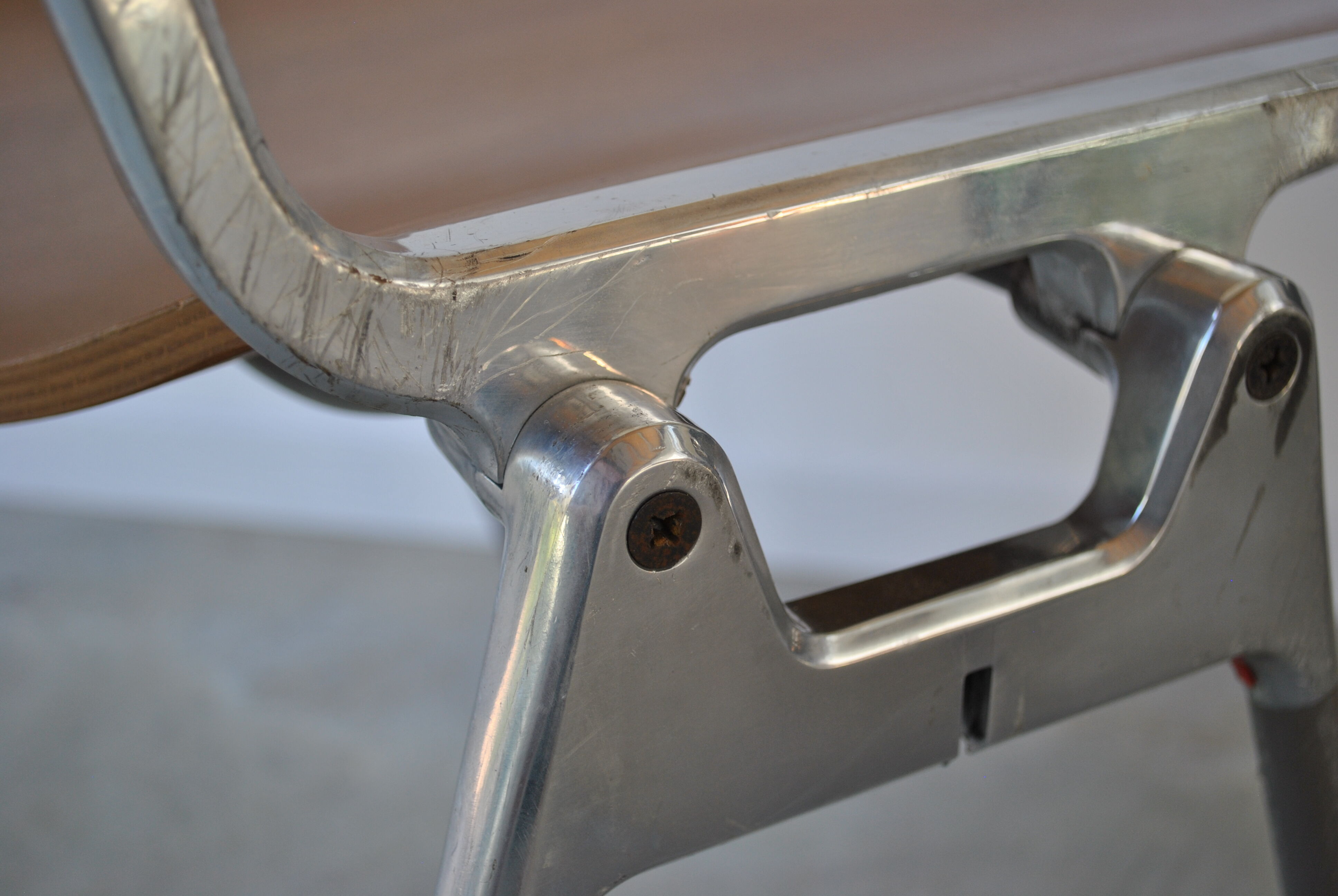 Chaises DSC-106 de Giancarlo Piretti éditées par Anonima Castelli ,1970