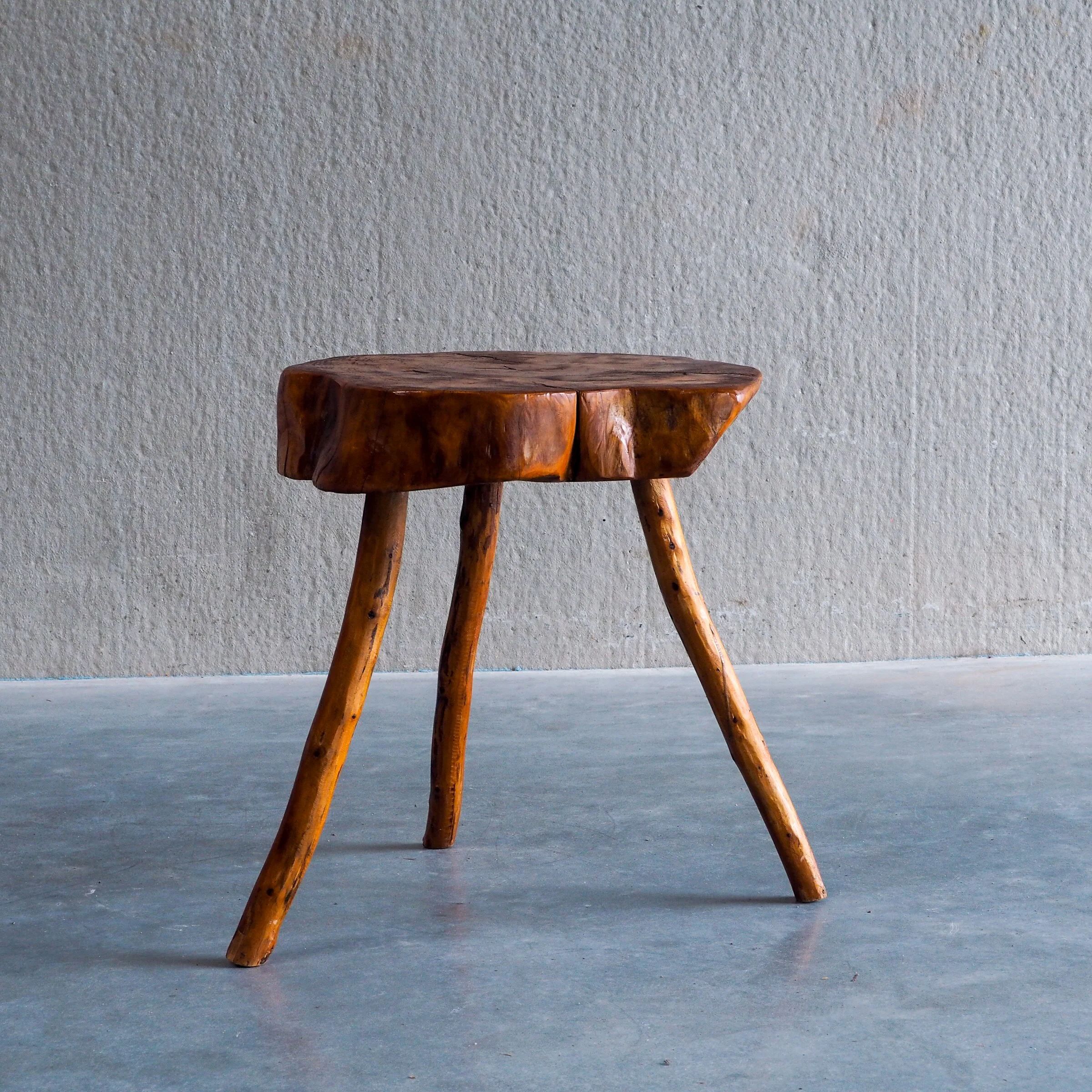 Table d'appoint en bois d'orme français vintage