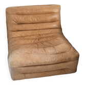 Chauffeuse lounge vintage en cuir camel patiné, années 70, esprit Togo