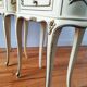 Paire de tables de chevet peints style Louis XV