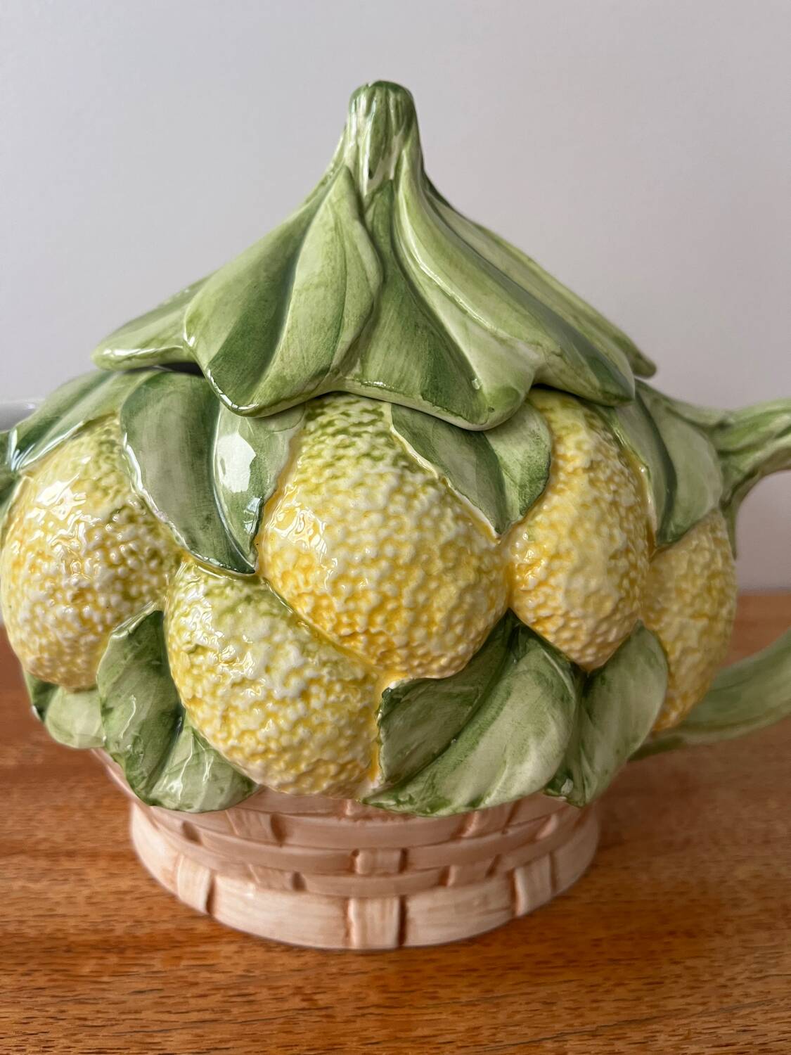 Teapot lemon pattern