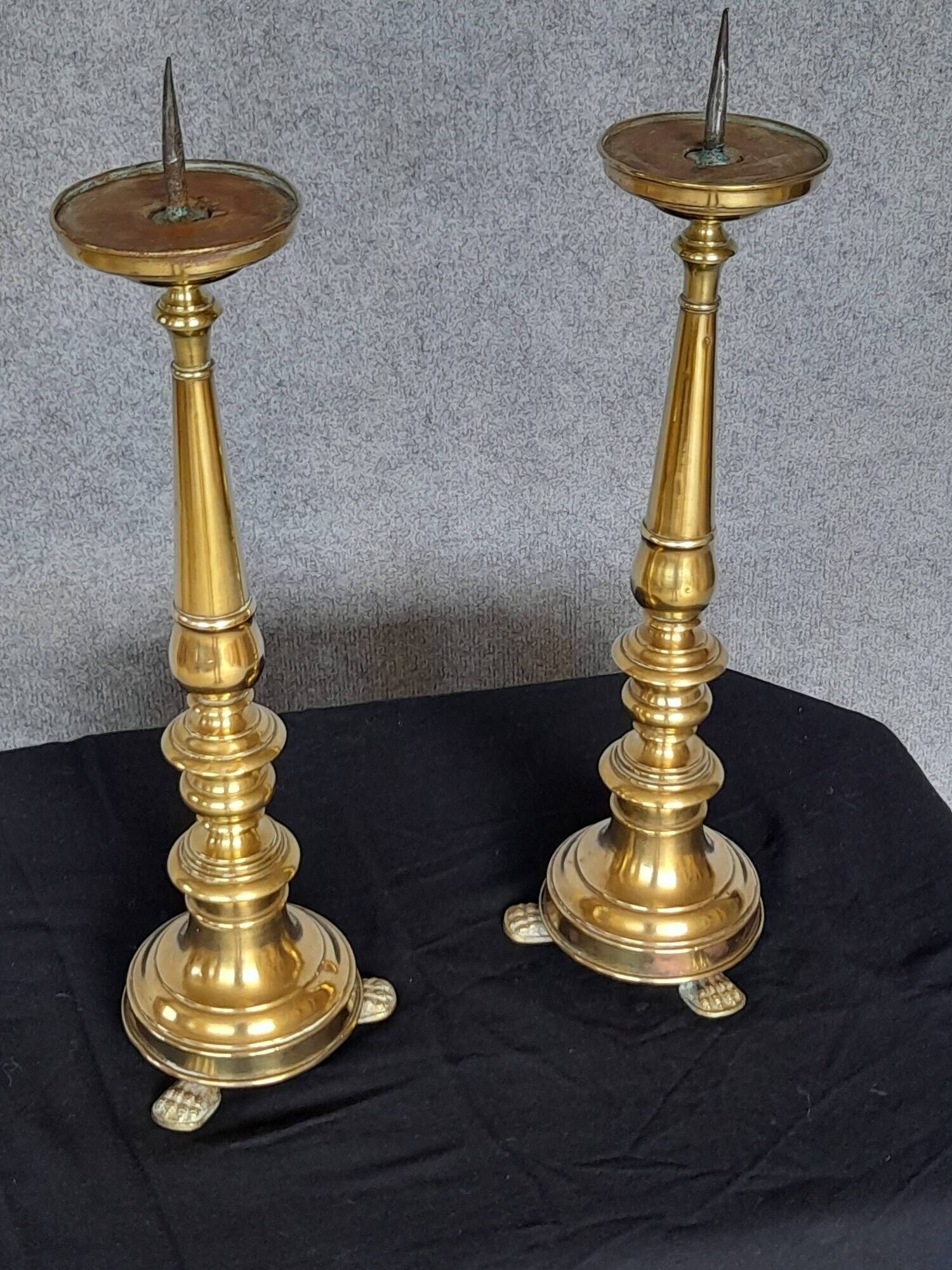 pair of candlesticks (candle holder)