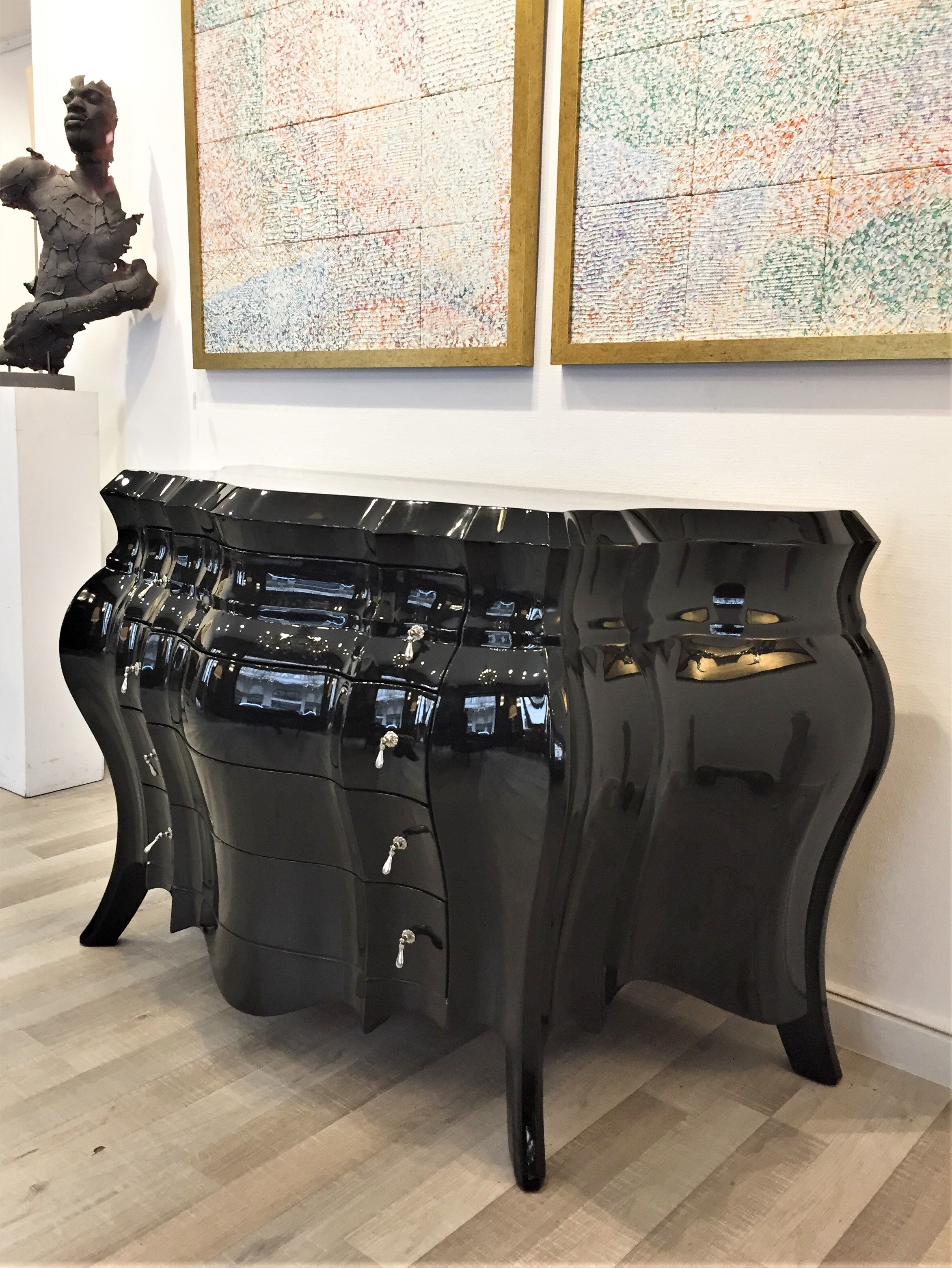 Italian Art deco chest of drawers from the 1940's