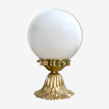 Lampe opaline et laiton