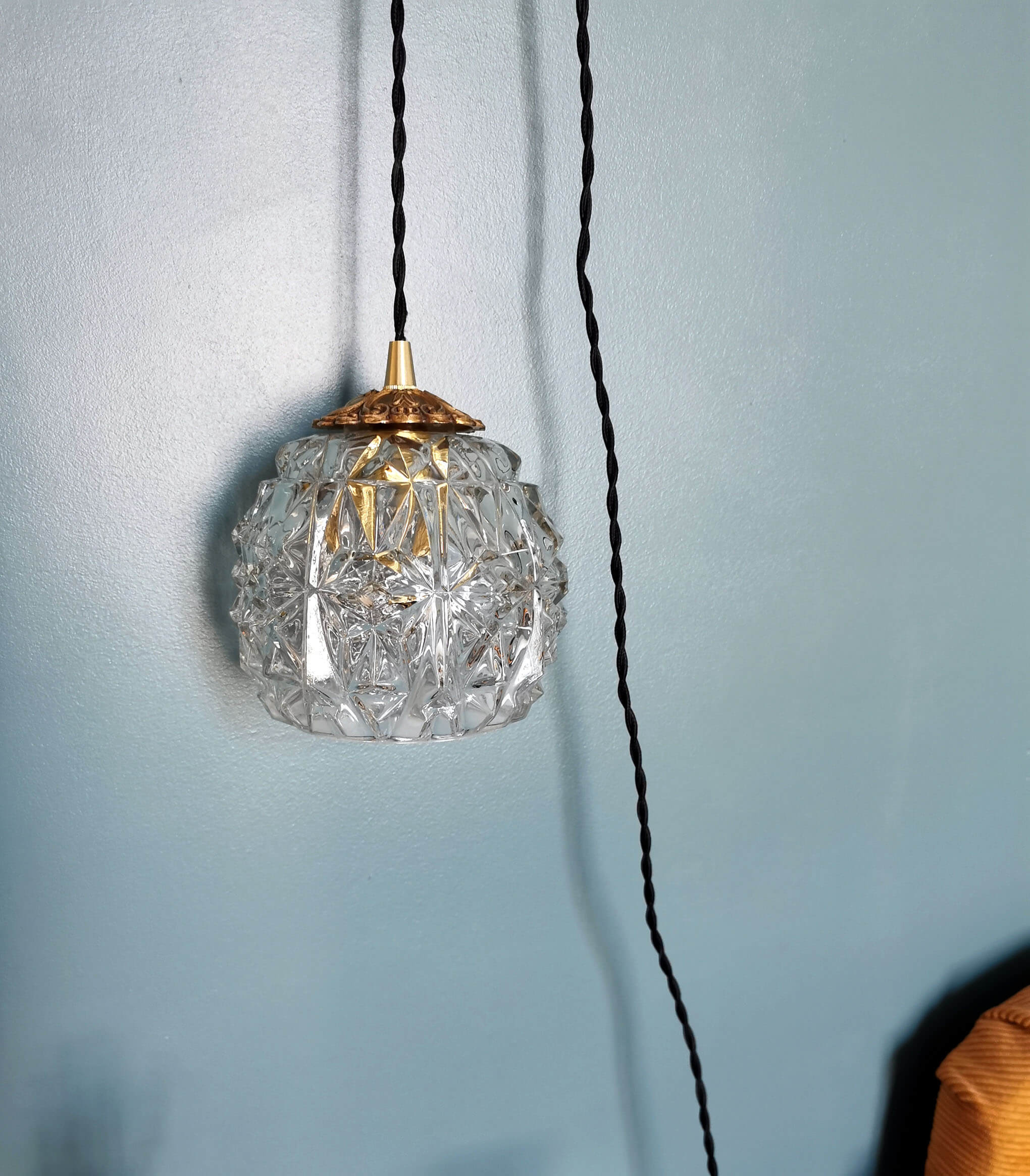 Faceted walking lamp