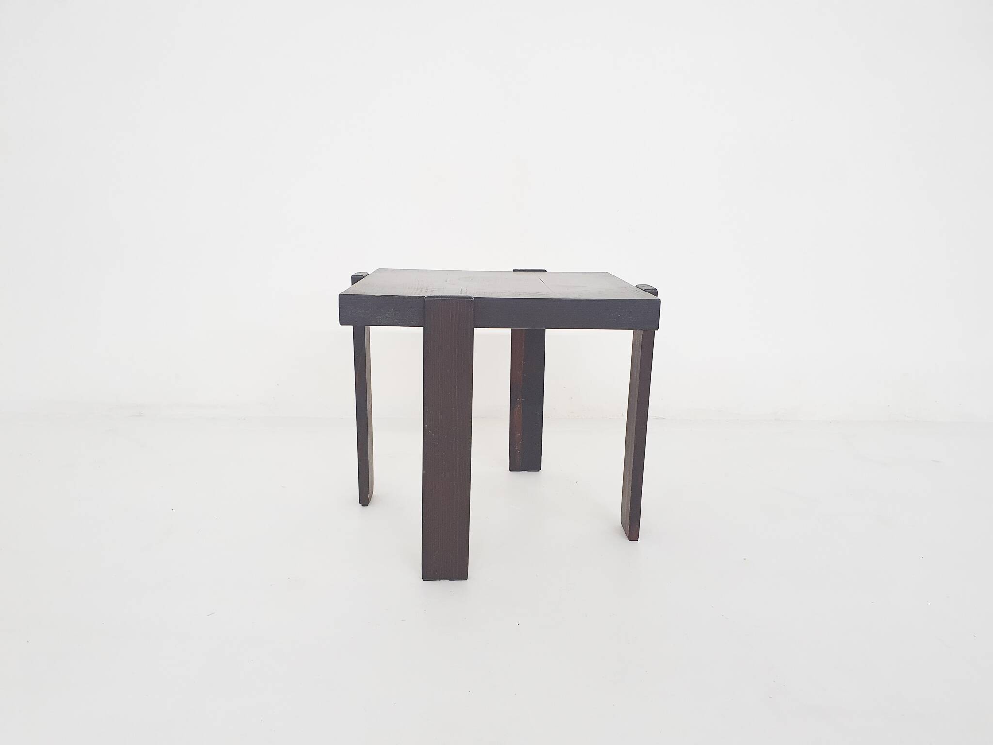 Dark brown square side table in the style of Porada Arredi, 1960's