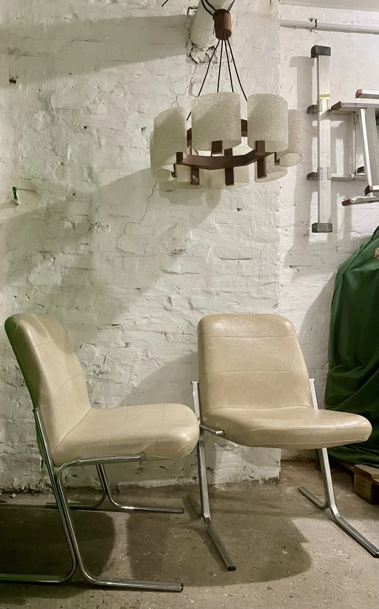 Pair of Ronéo Vikers Space Age armchairs from the 1970s.