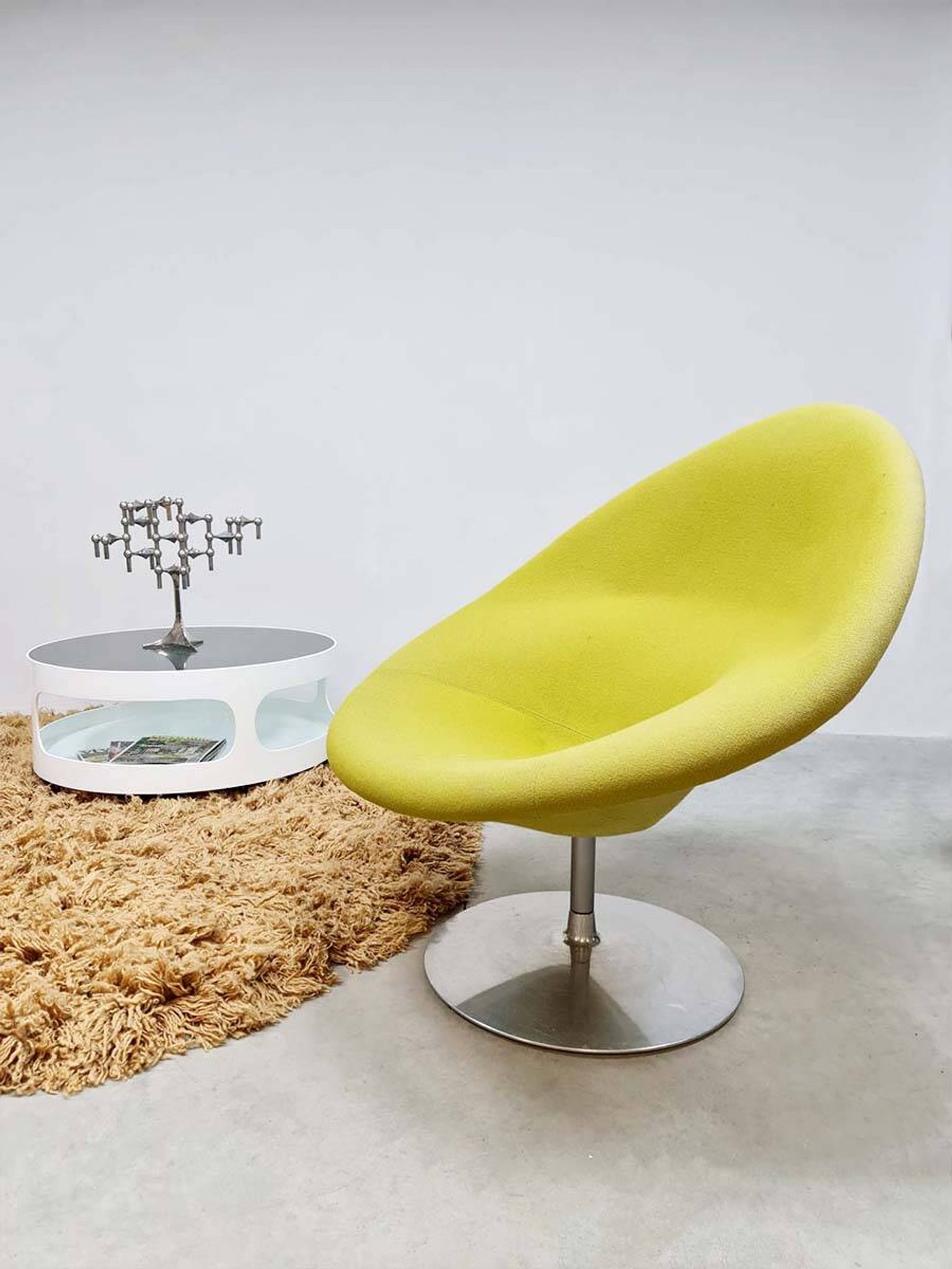 Vintage Globe swivel chair Pierre Paulin Artifort