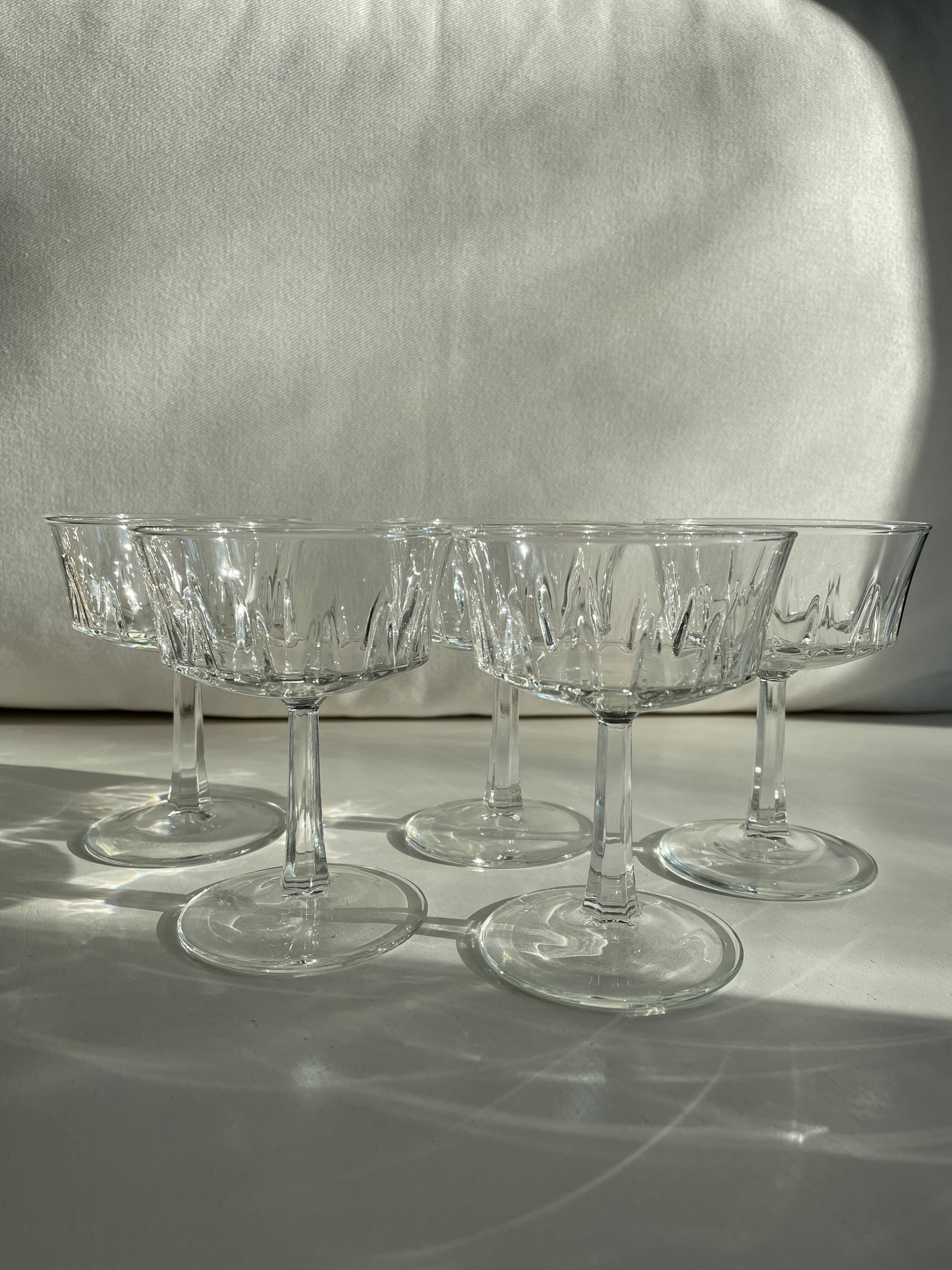 Ensemble de 5 verres coupés à champagne français Luminarc