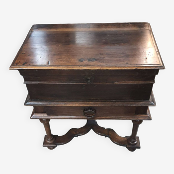 Small 19th century oak chest