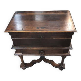 Small 19th century oak chest