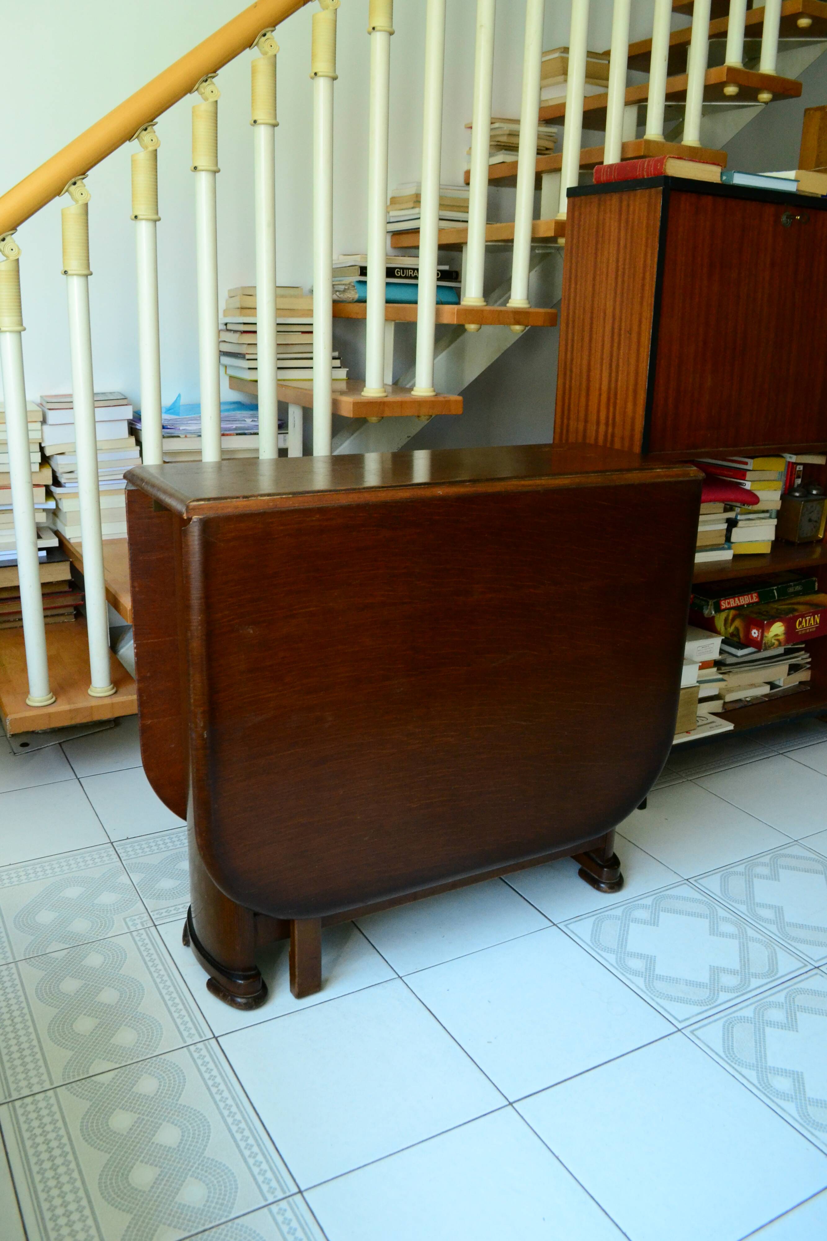 English mahogany folding gateleg table