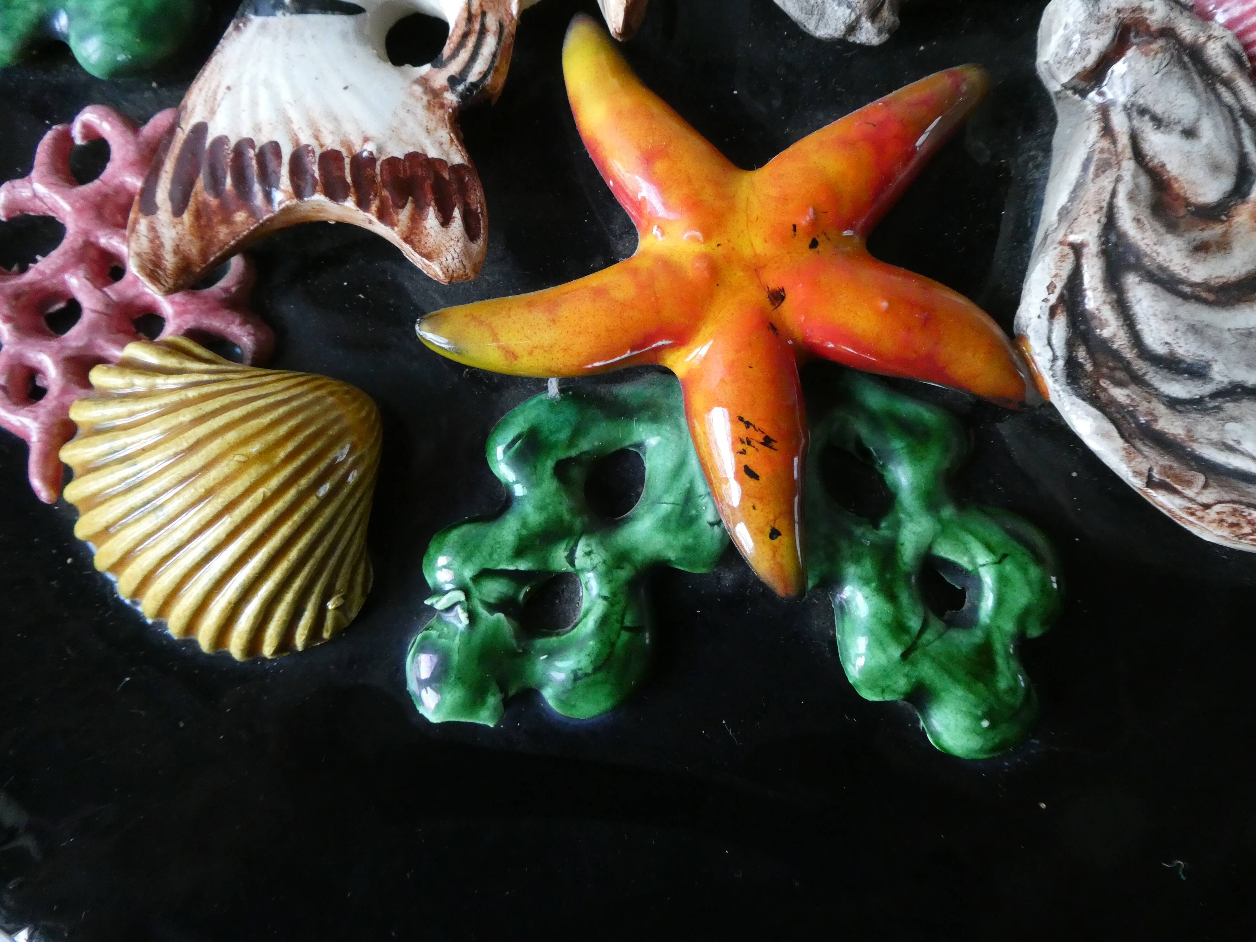 Plate in dabbling, sea decor, fish