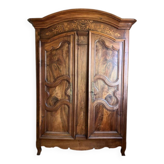 Castle wardrobe in solid walnut - Antique piece