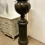 Cvas on twisted column in glazed terracotta