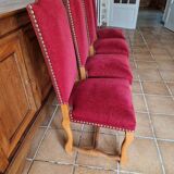 Ensemble de 4 chaises style Louis XIII en velours Bordeaux