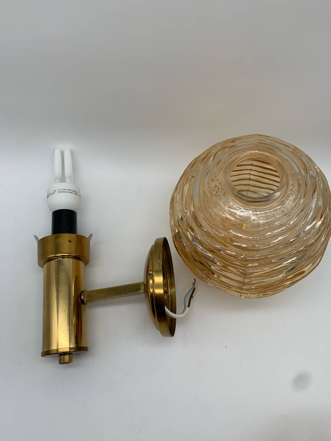 Set de 3 appliques murales globe en verre et métal doré