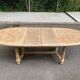 Table à manger de ferme ronde ovale extensible rénovée en bois brut 260cm