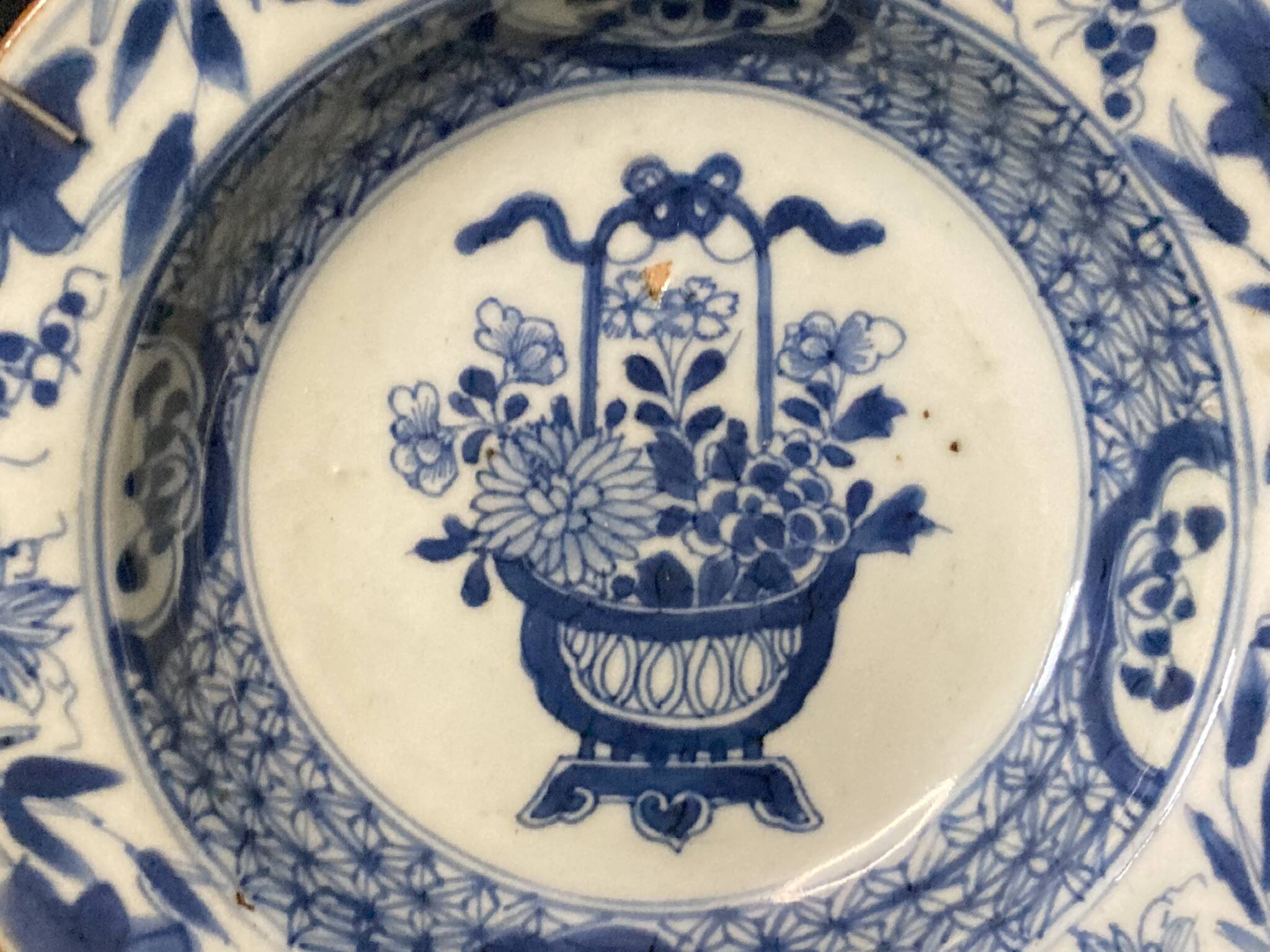 China, 18th century blue and white porcelain soup plate