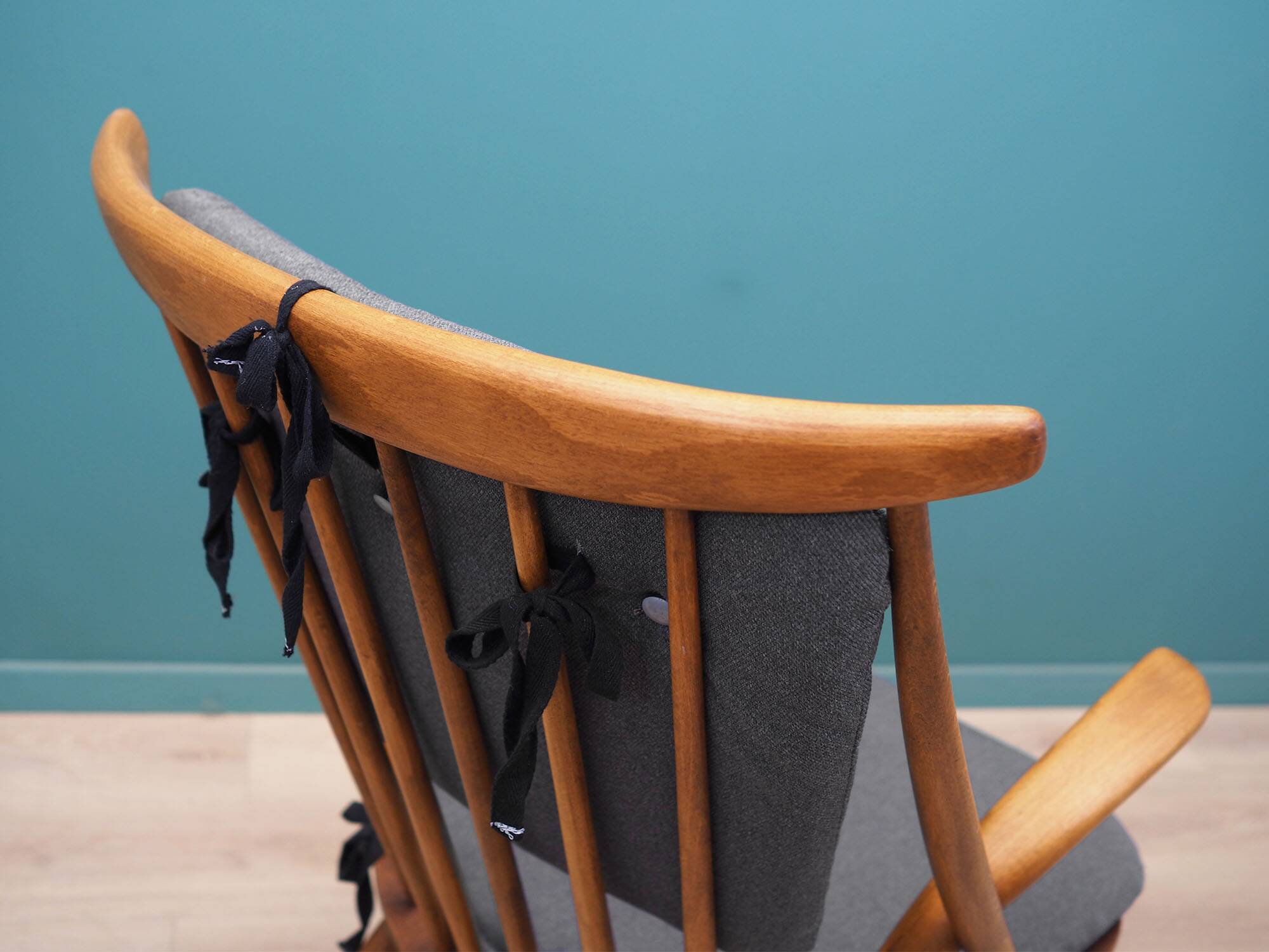 Chaise en hêtre, design danois, années 1960, designer : Illum Wikkelsø, fabrication : Niels Eilersen