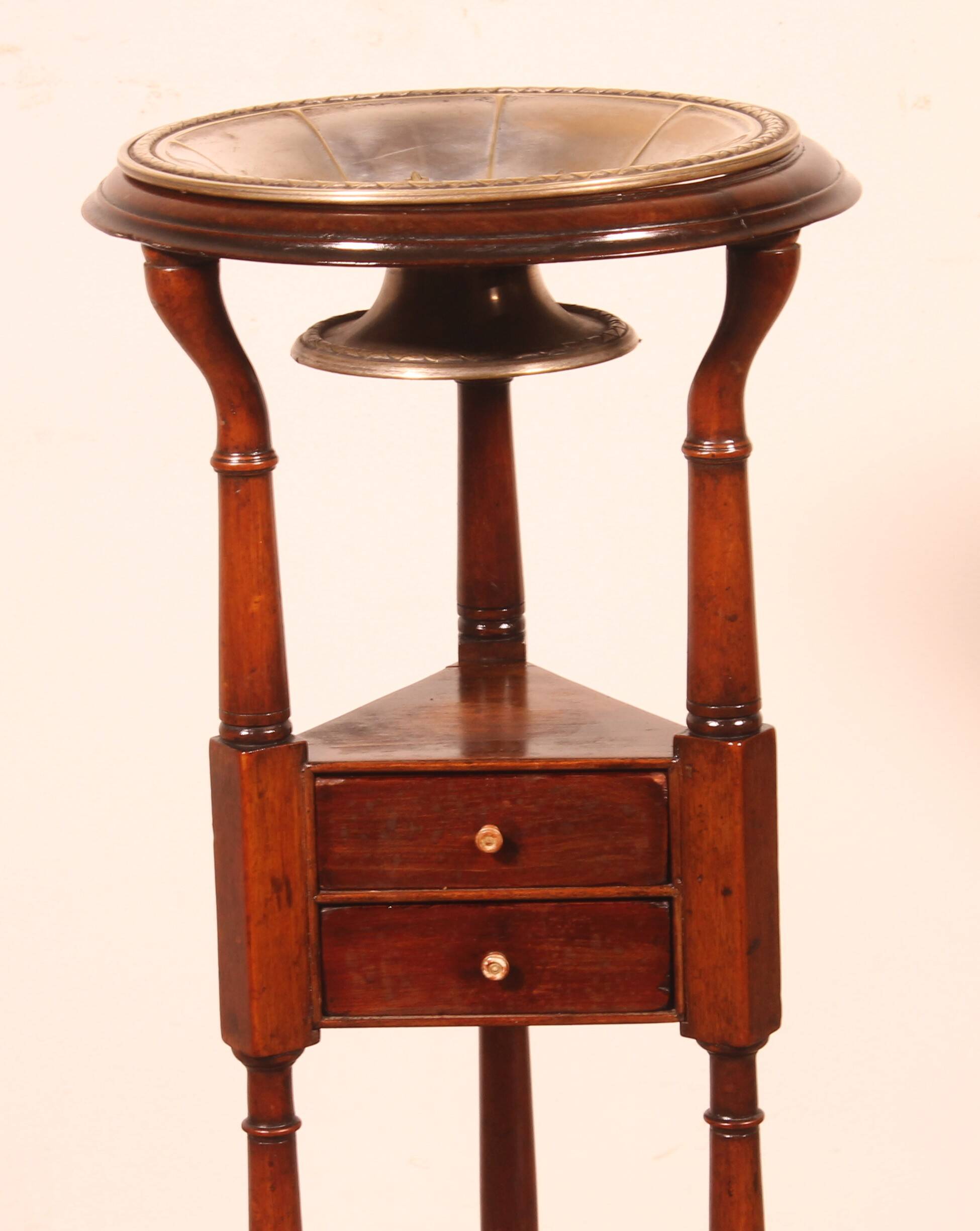 18th century mahogany barber's or pocket emptier